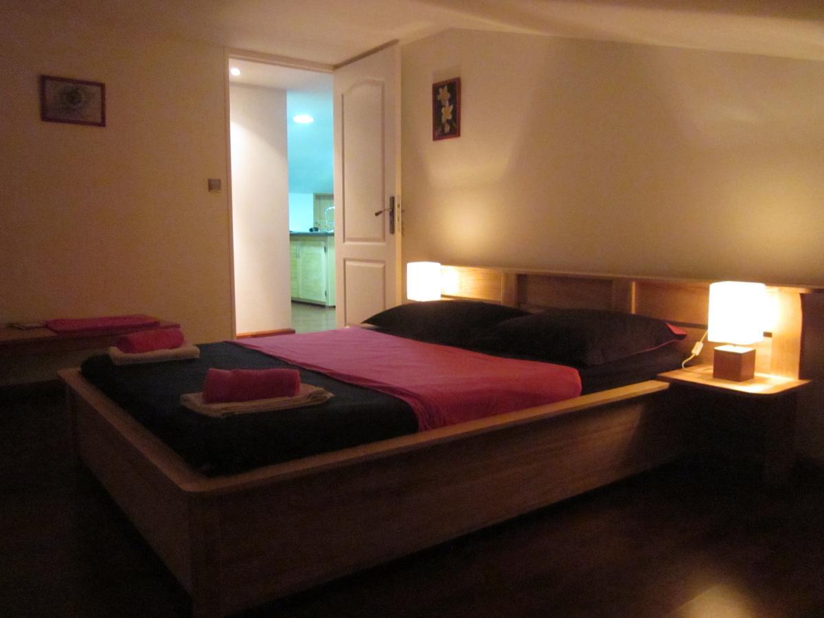 Bed and Breakfast Le Colibri Le Dix-Septieme Экстерьер фото