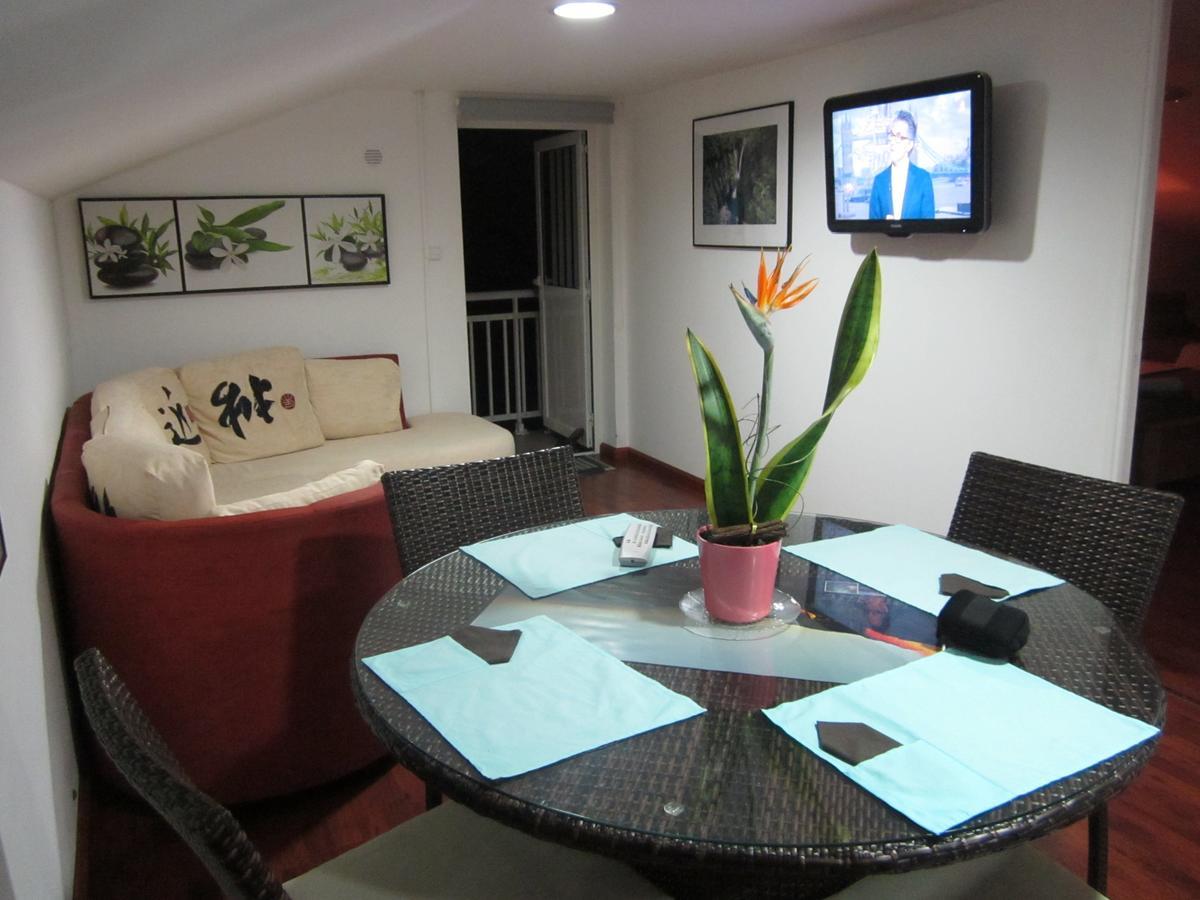 Bed and Breakfast Le Colibri Le Dix-Septieme Экстерьер фото