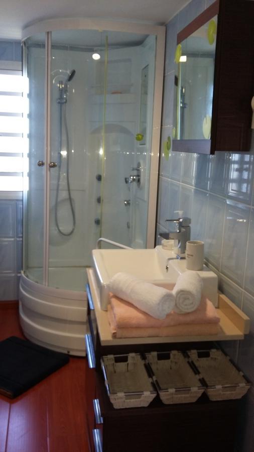 Bed and Breakfast Le Colibri Le Dix-Septieme Экстерьер фото