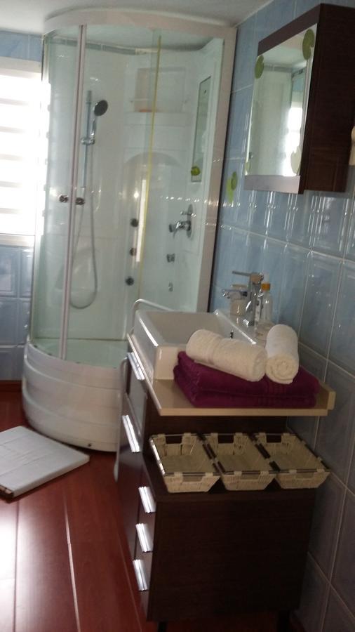 Bed and Breakfast Le Colibri Le Dix-Septieme Экстерьер фото
