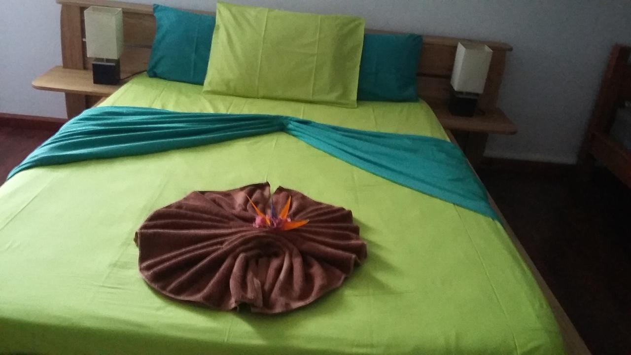 Bed and Breakfast Le Colibri Le Dix-Septieme Экстерьер фото